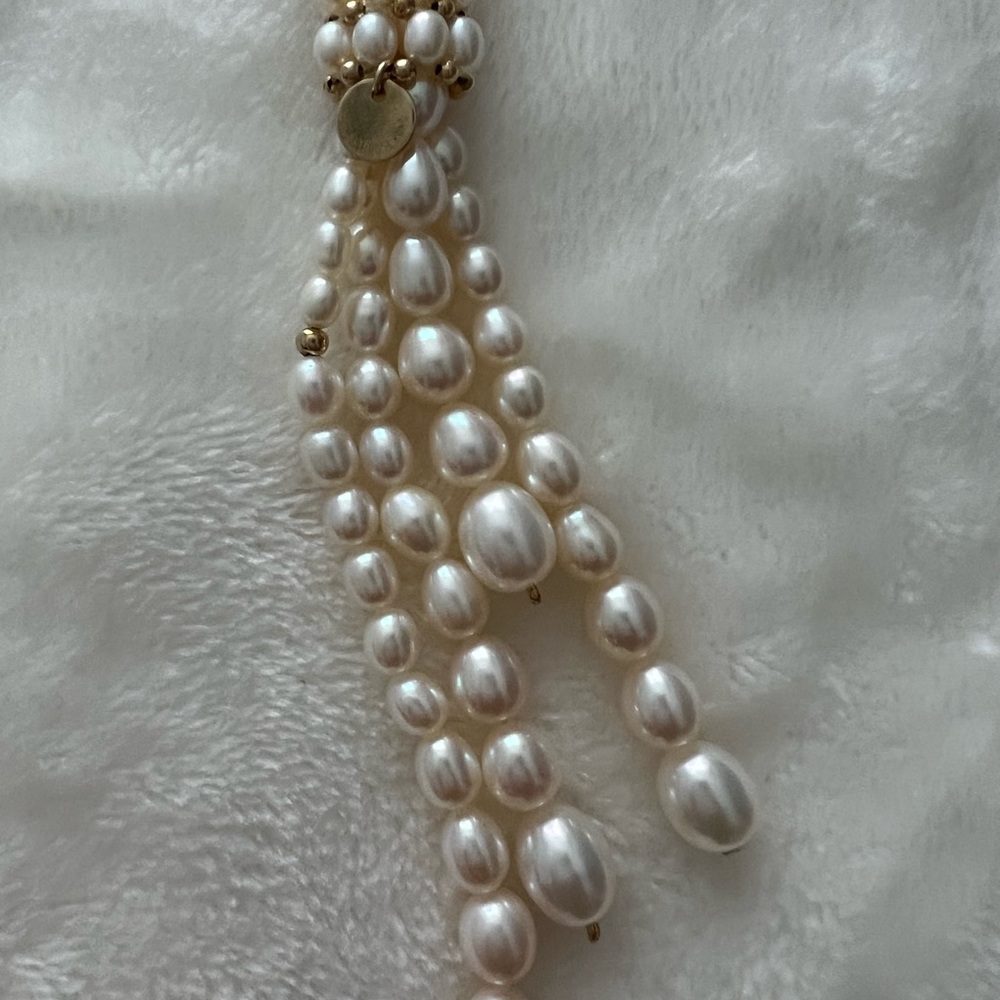 Beautiful long strand pearl necklace - Picture 5 of 10